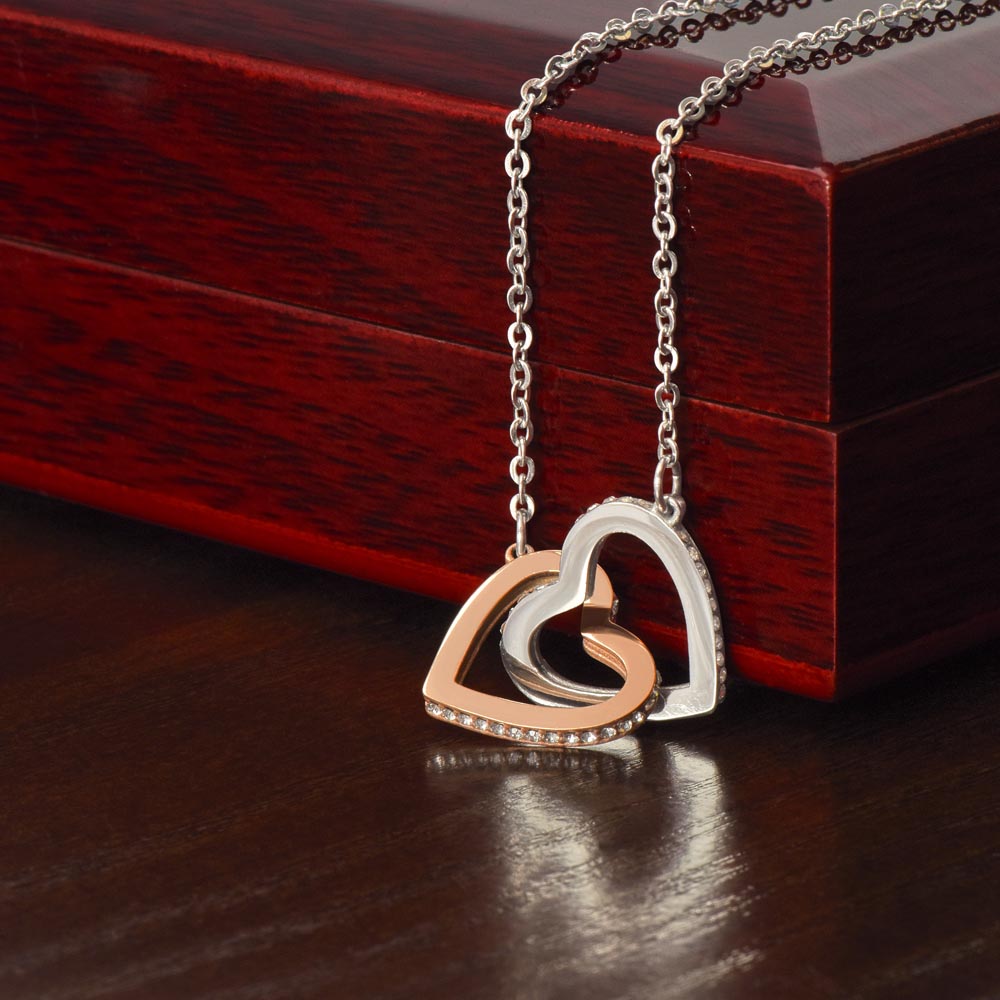 Connected Hearts – Interlocking Hearts Necklace