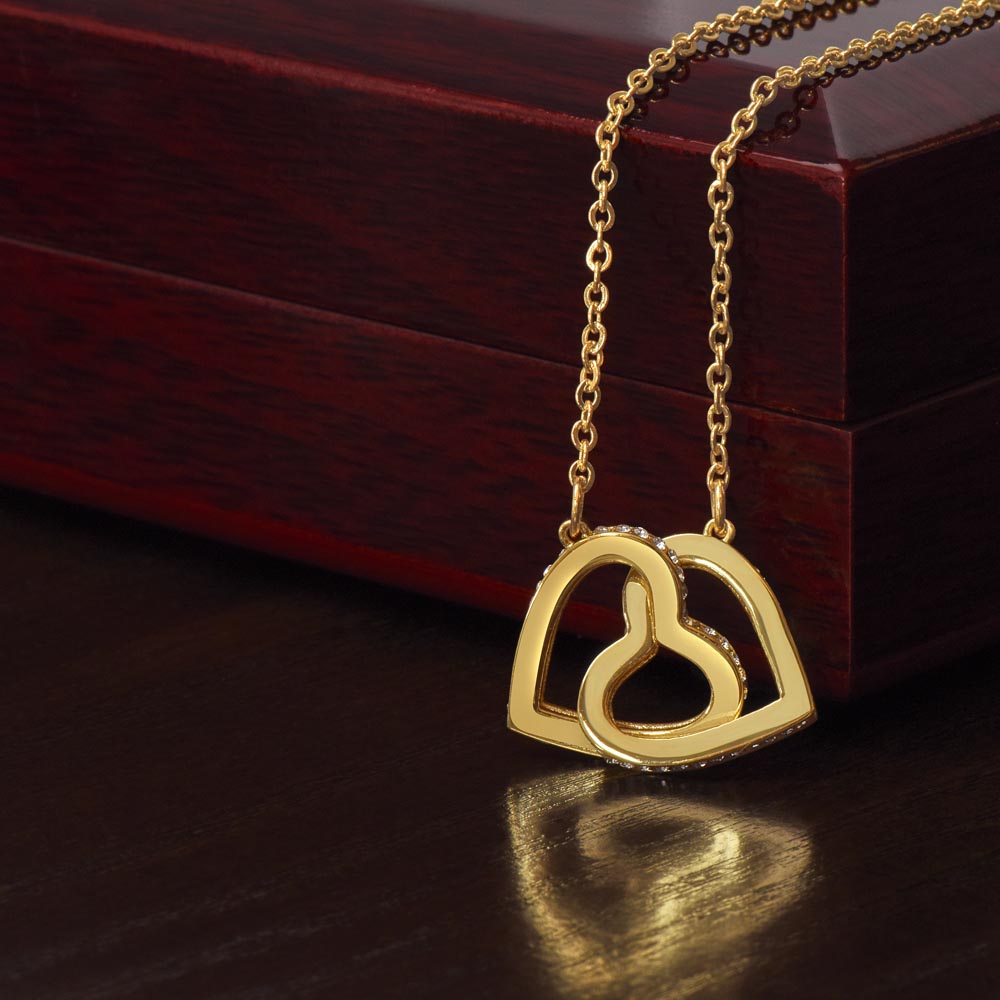 Connected Hearts – Interlocking Hearts Necklace